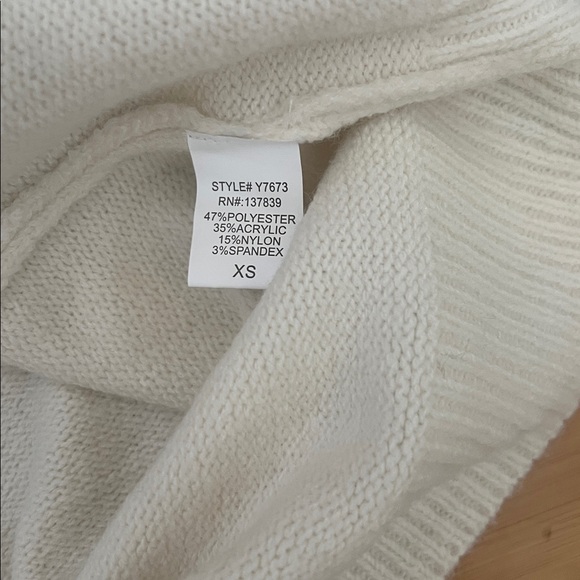 NWT Luna Ivy Bow Sweater - Picture 9 of 9